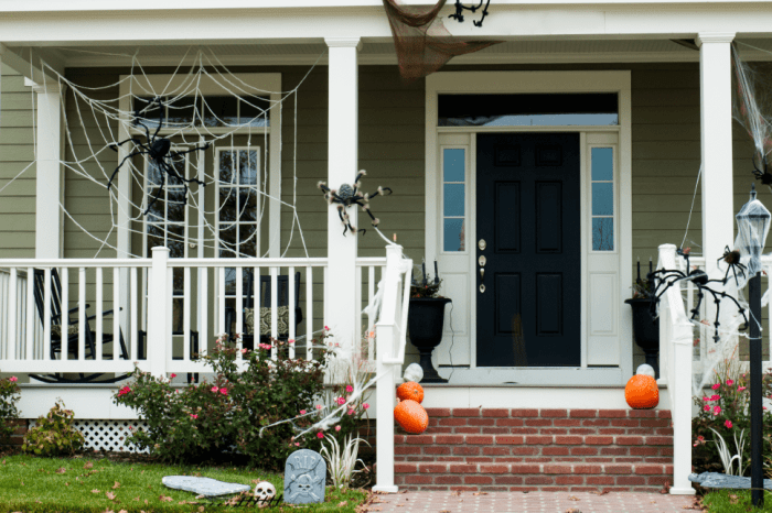 How to make a halloween door decoration