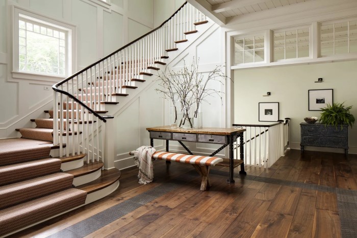 How to decorate living room with stairs