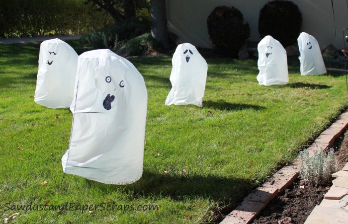 How to make a trashbag ghost yard decoration